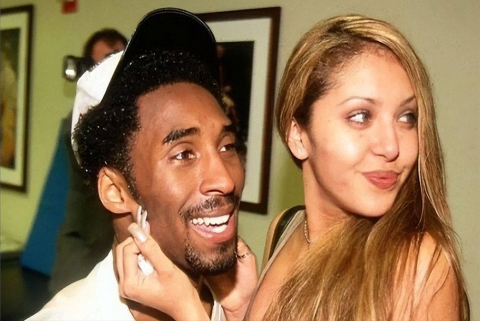 QAXFy, 一个人陪着